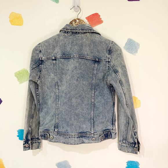 S Old Navy Light Wash Destressed Denim Jacket - Picture 2 of 4